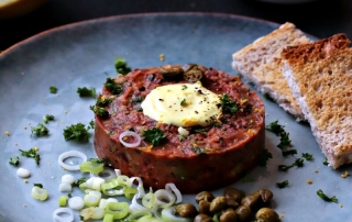 Tartare with tomato and capers